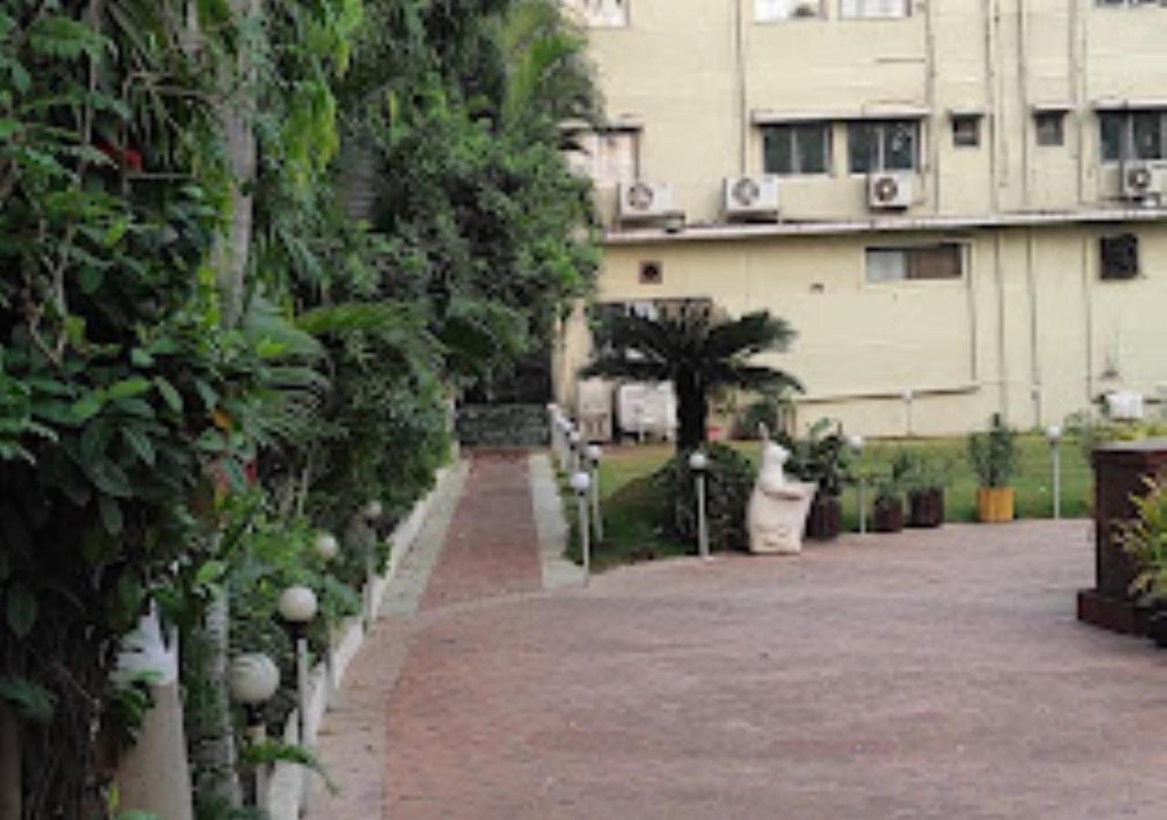 Hotel Blue Paradise Chandrapur 외부 사진