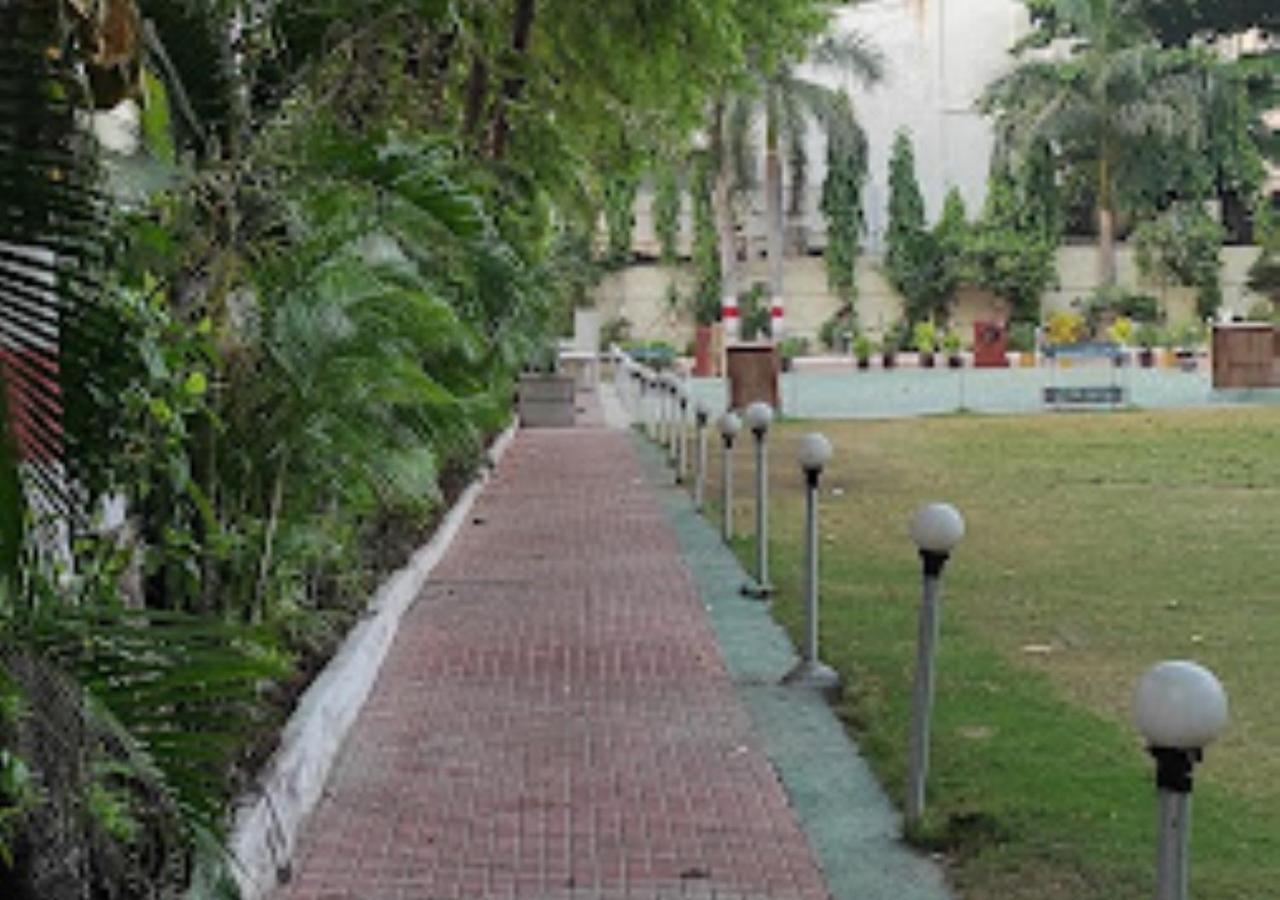 Hotel Blue Paradise Chandrapur 외부 사진
