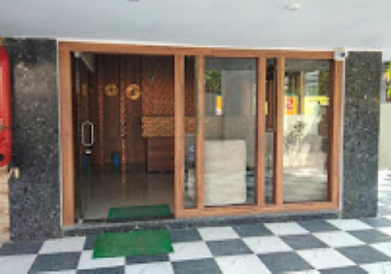 Hotel Blue Paradise Chandrapur 외부 사진